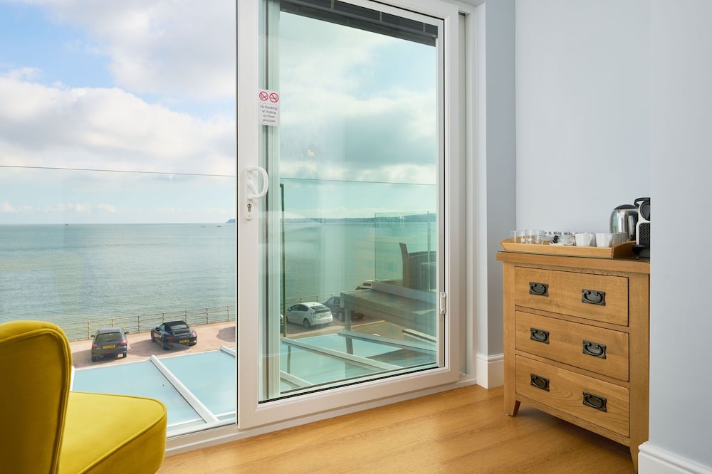 Superior Double Room, Ensuite, Sea View ( Cosy Room 4) photo 3
