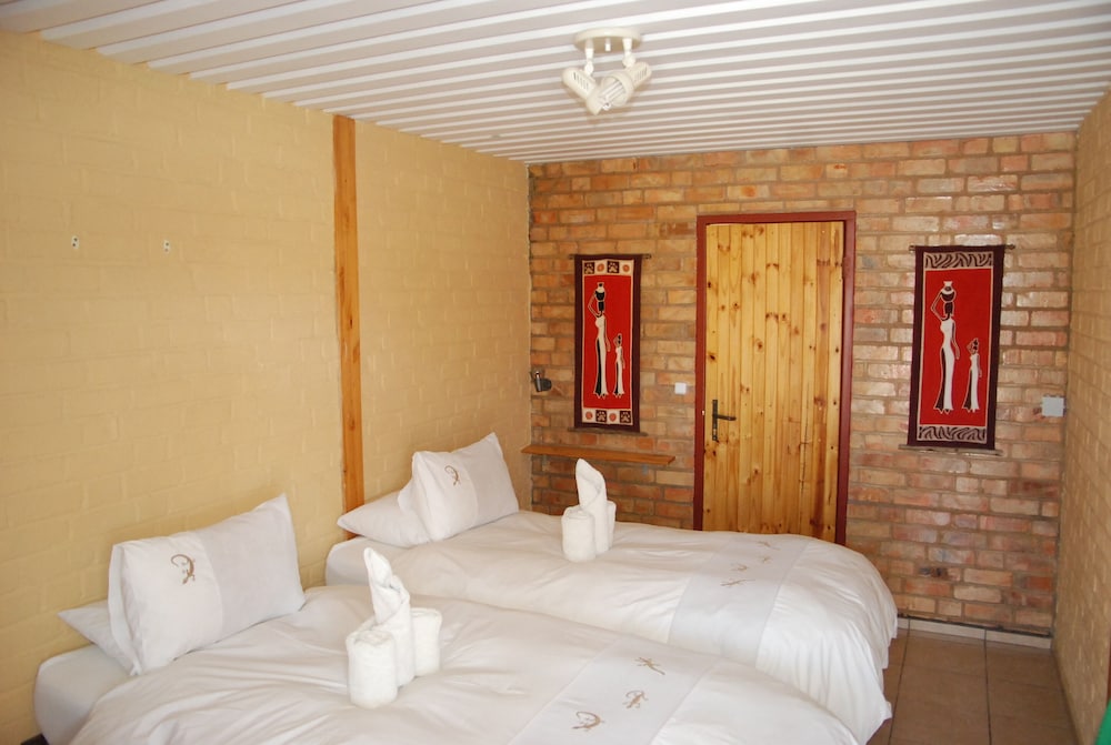 Standard Room, 2 Twin Beds, Non Smoking, Ground Floor photo 3