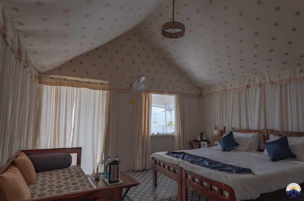 Luxury Tent photo 2
