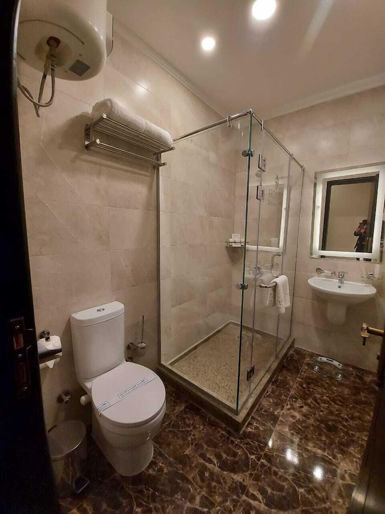 Suite, 2 Bedrooms thumbnail 6