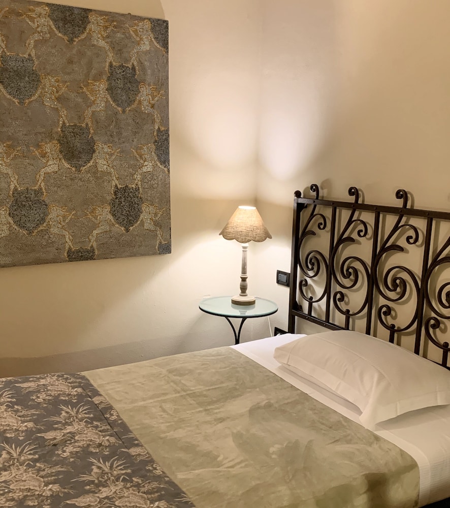 Double Room - Photo 11