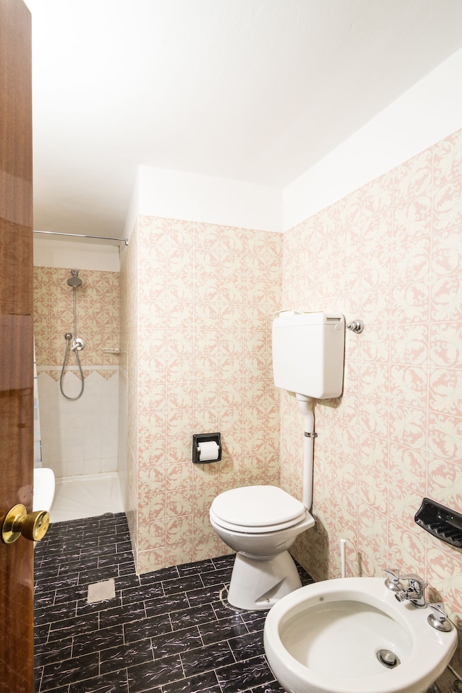 Economy Double Or Twin Room photo 2
