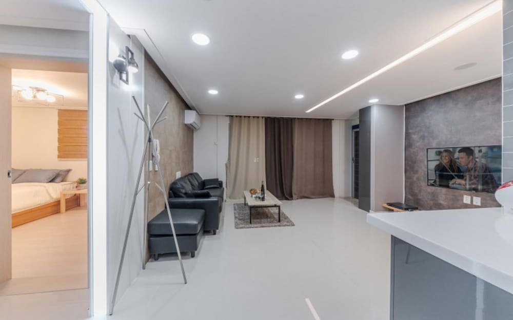 Room (A101 (Suite Room)) - Photo 5