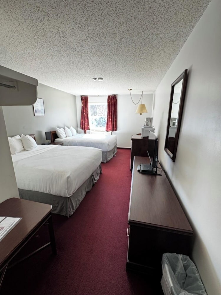 Zero-100 Motor Inn