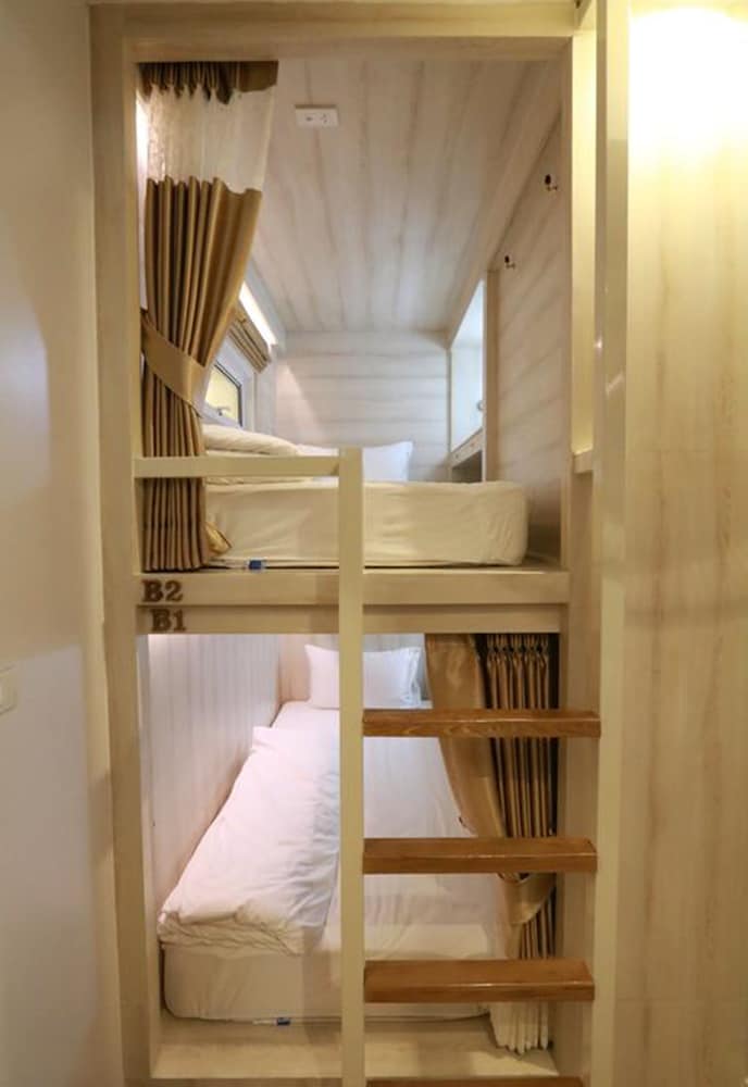 Superior Female Dormitory Shared 8 Beds (Lower Bunk Bed) photo 2