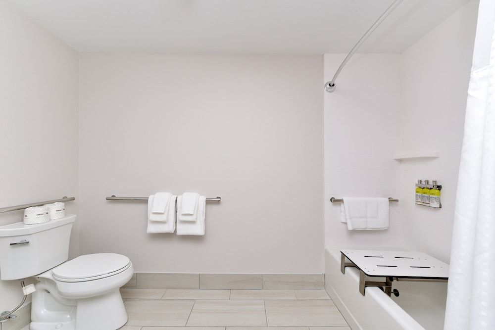 Suite, 1 King Bed, Accessible Bathtub (Comms, Mobil, Access Tub)