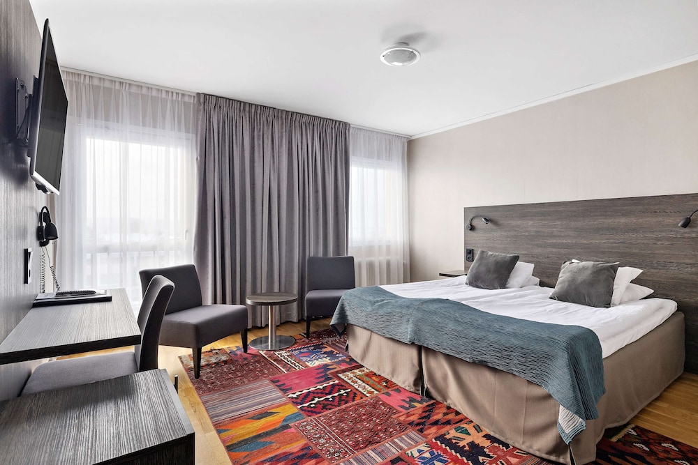 Standard Room, 1 King Bed, Non Smoking photo 1