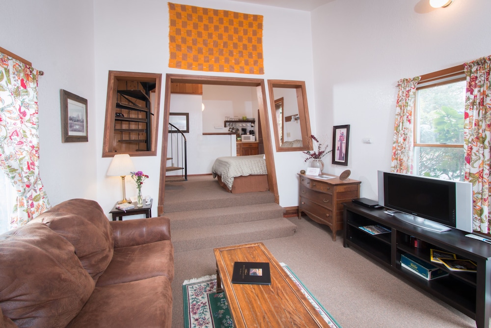 Premium Suite, Fireplace (Sears Tower) photo 3