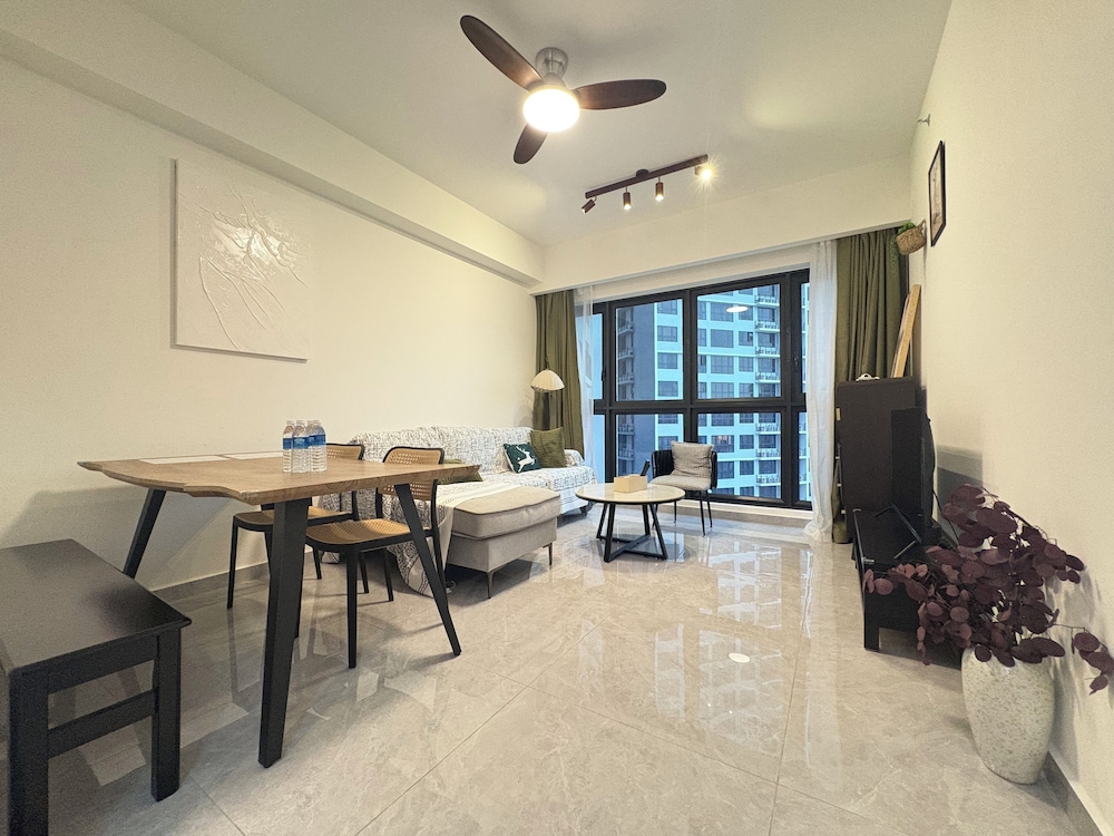 Luxury Apartment, 2 Bedrooms, Kitchen, City View