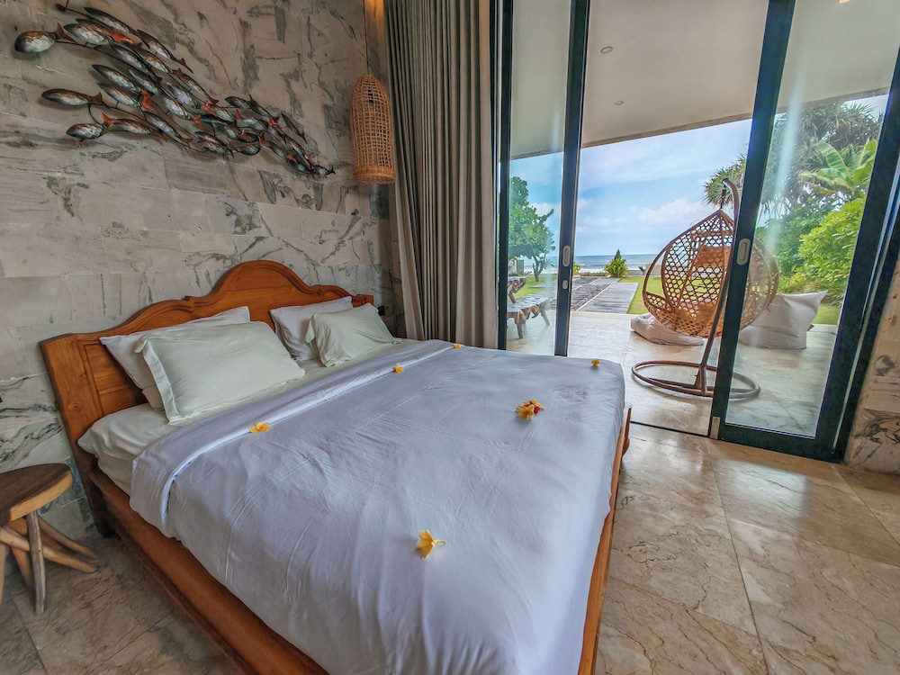 Luxury Villa, Beach View photo 3