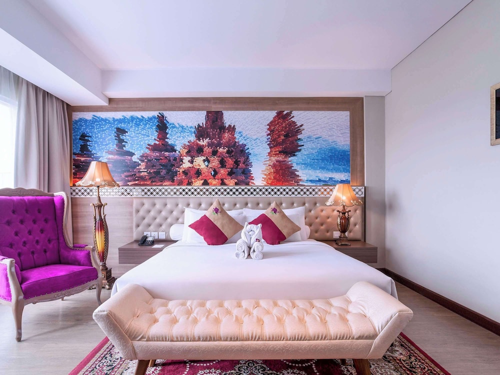 Deluxe Room, 1 King Bed (Premium)