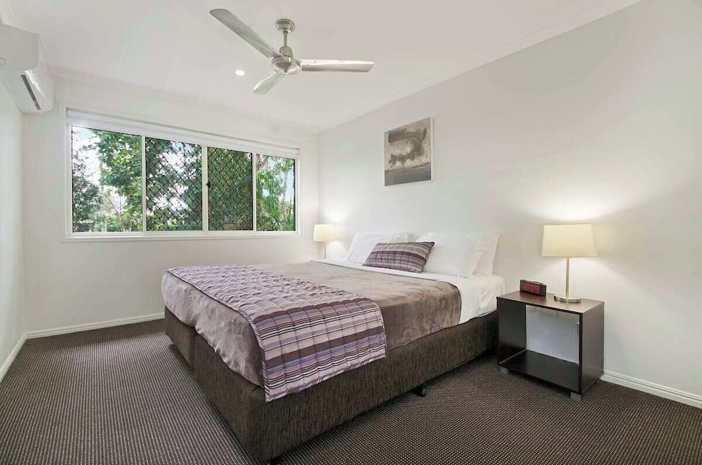 2 Bedroom Superior Townhouse - Photo 2