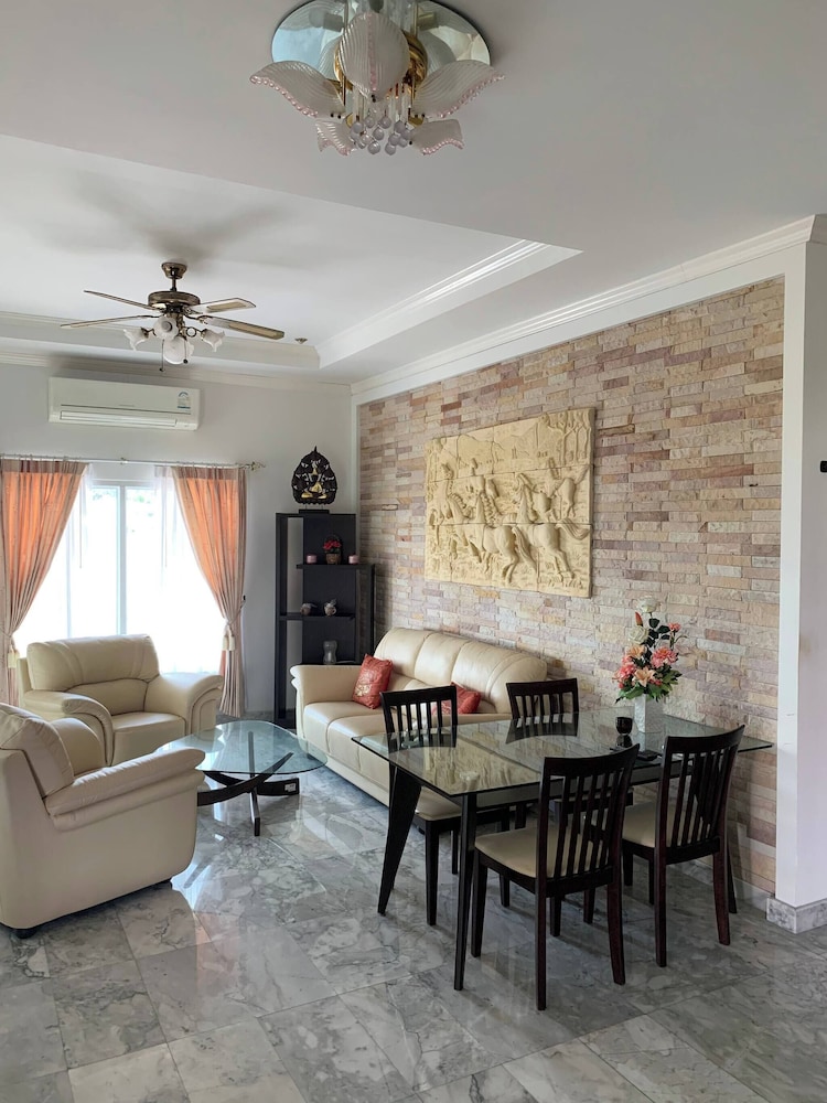 House, 2 Bedrooms, Smoking, Balcony