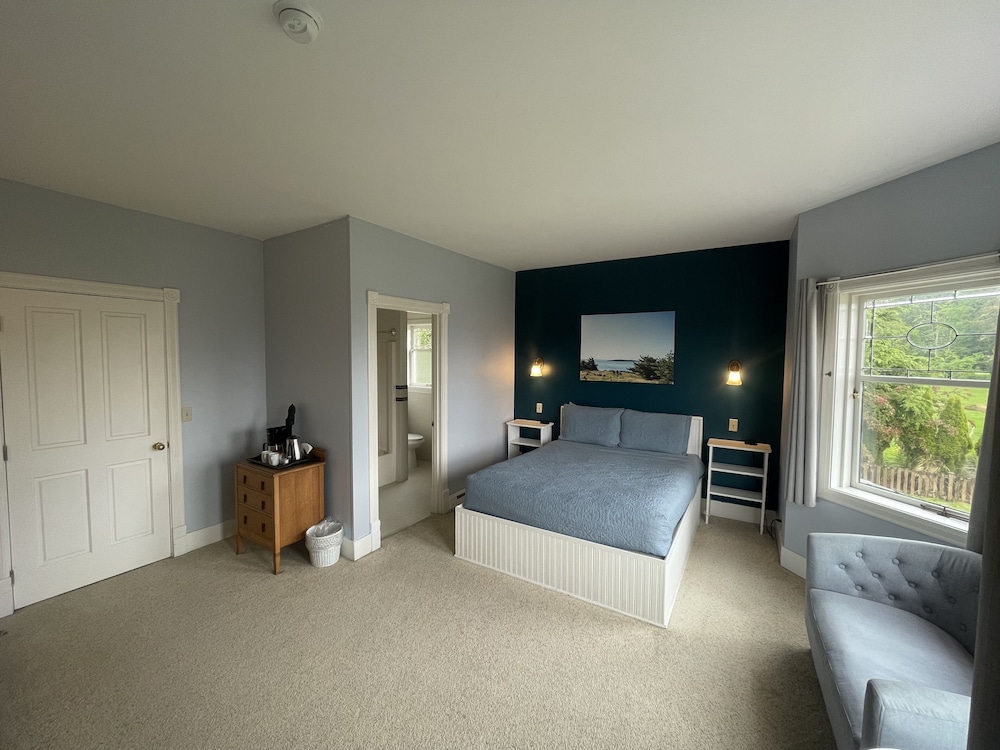 ROOM SEVEN photo 3