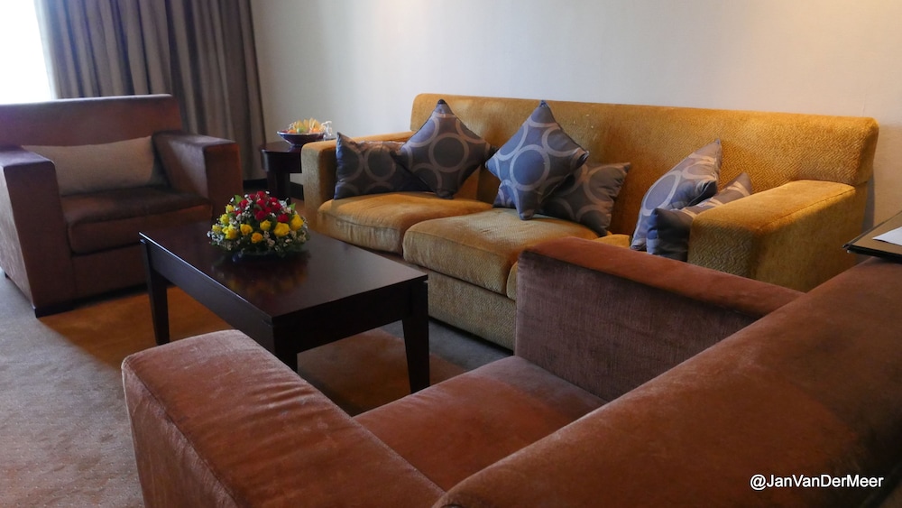 Executive Suite, Pool View