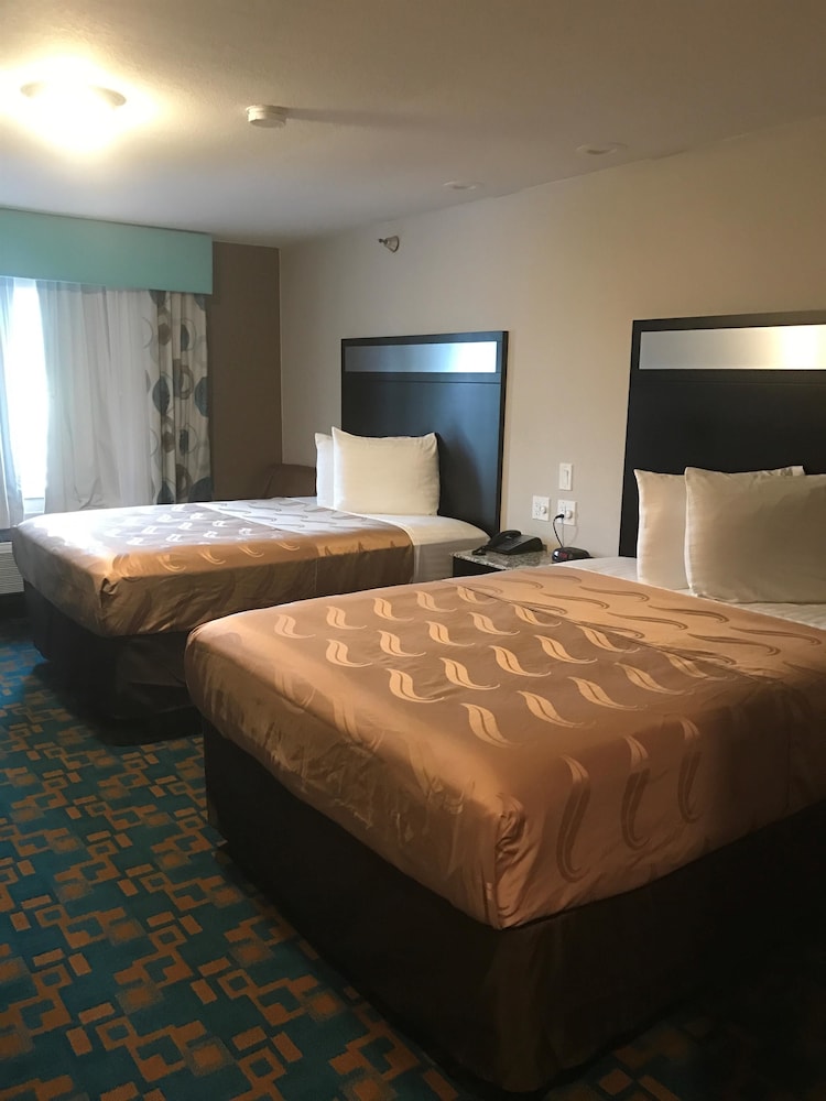 Standard Room, Multiple Beds, Non Smoking, Refrigerator & Microwave photo 2
