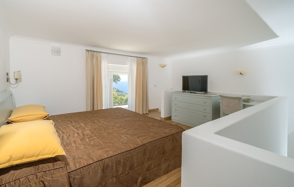 Junior Suite, Partial Sea View - Photo 4