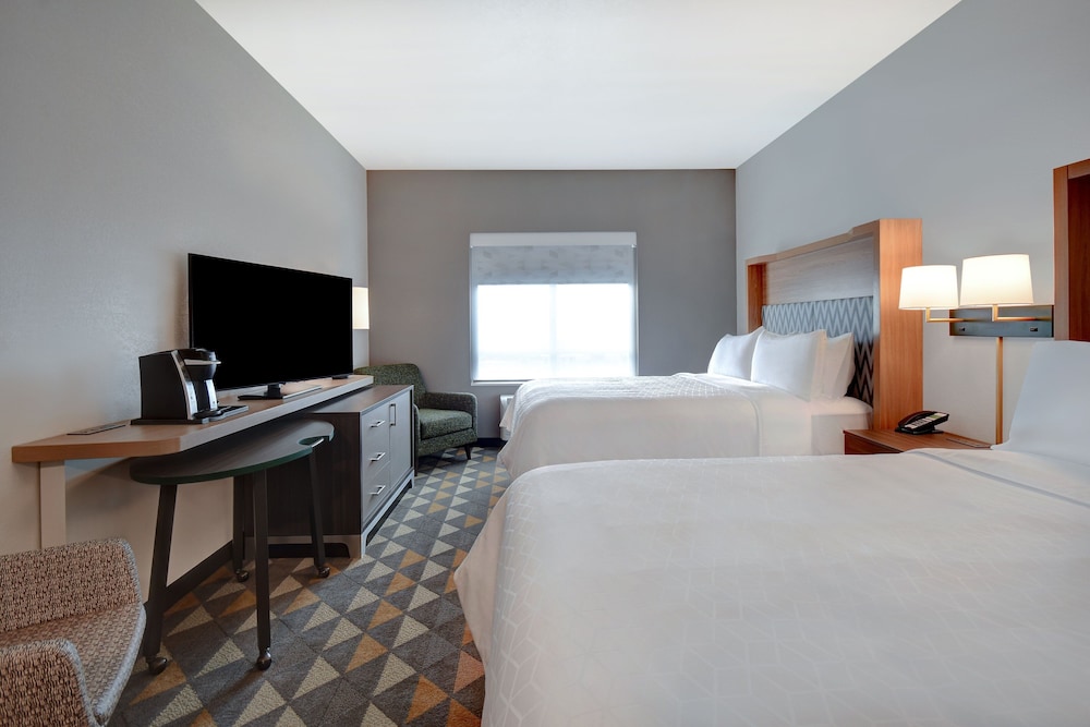 Premium Room, 2 Queen Beds, Accessible (Mobility, Accessible Tub) - Photo 3