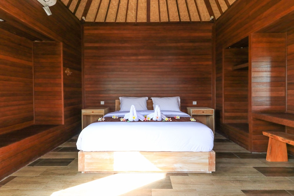 Superior Bungalow (AC) photo 1