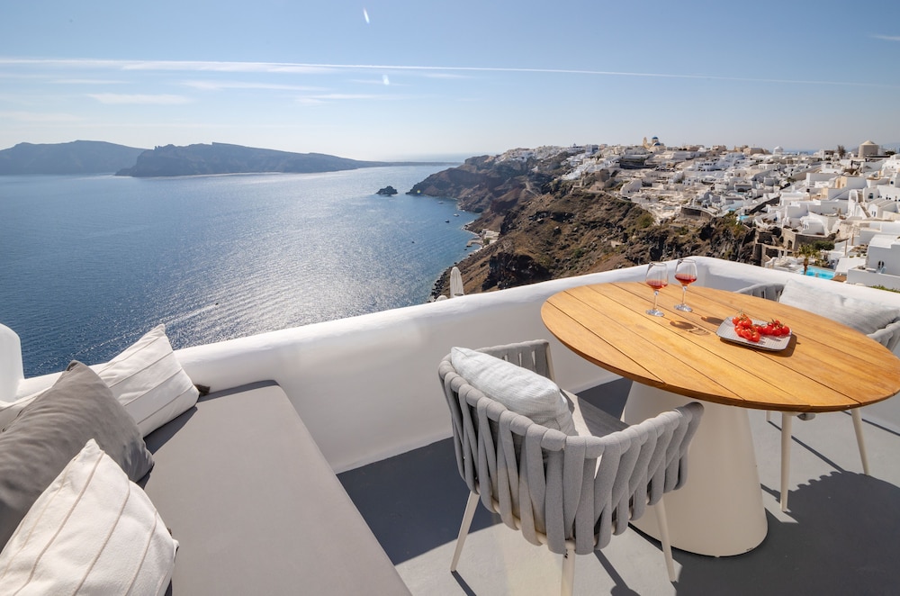 The Cook's Maisonette with Hot Tub & Caldera View