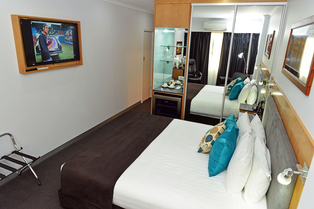 Hotel King Suite photo 3