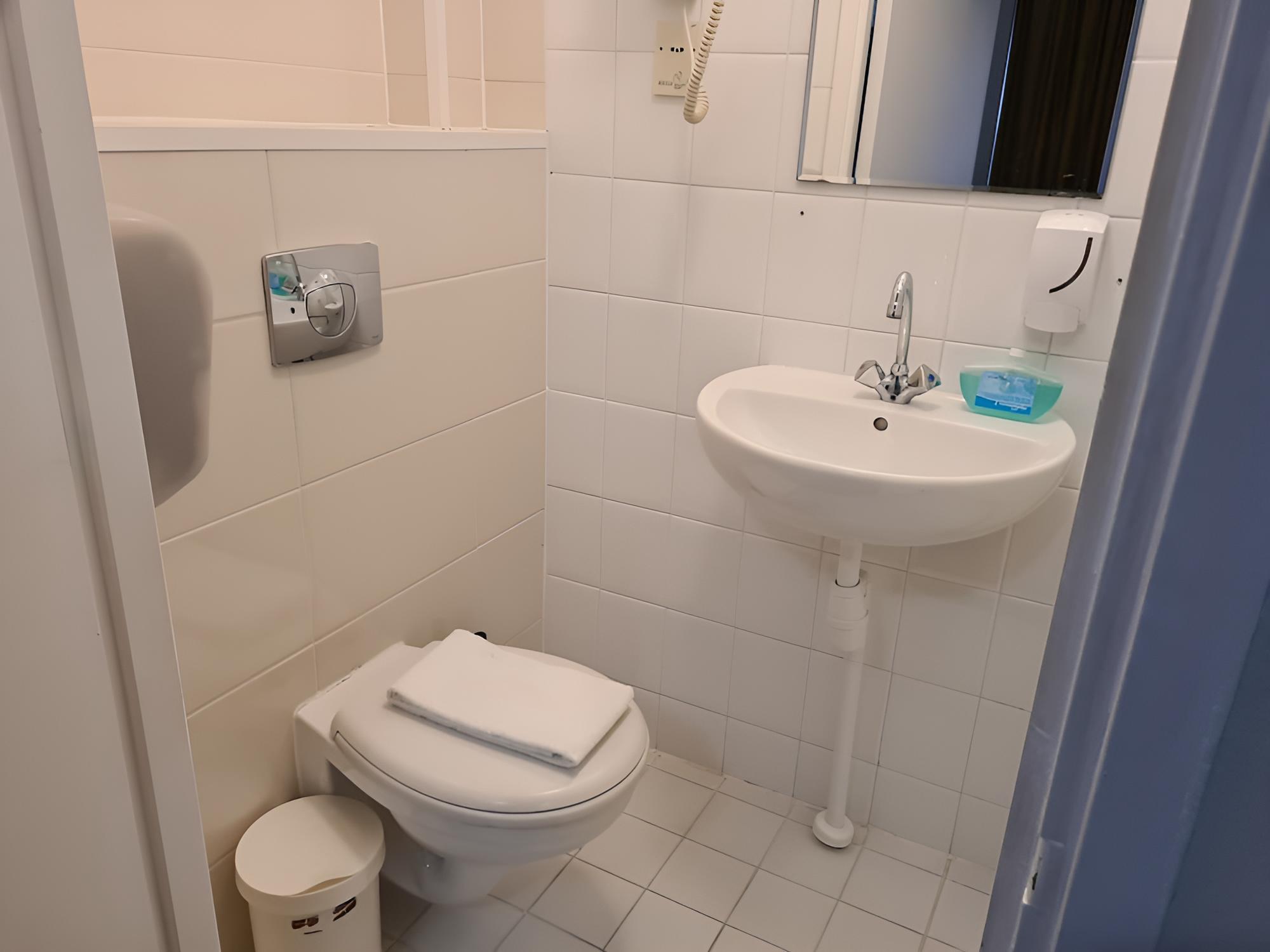 Double or Twin Room photo 1