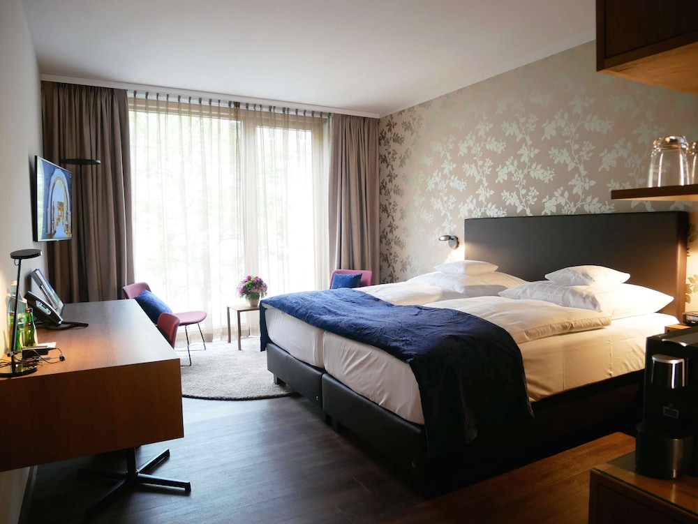 Executive Room, 1 Double Bed, Annex Building (Cozy Sitting Corner) photo 2