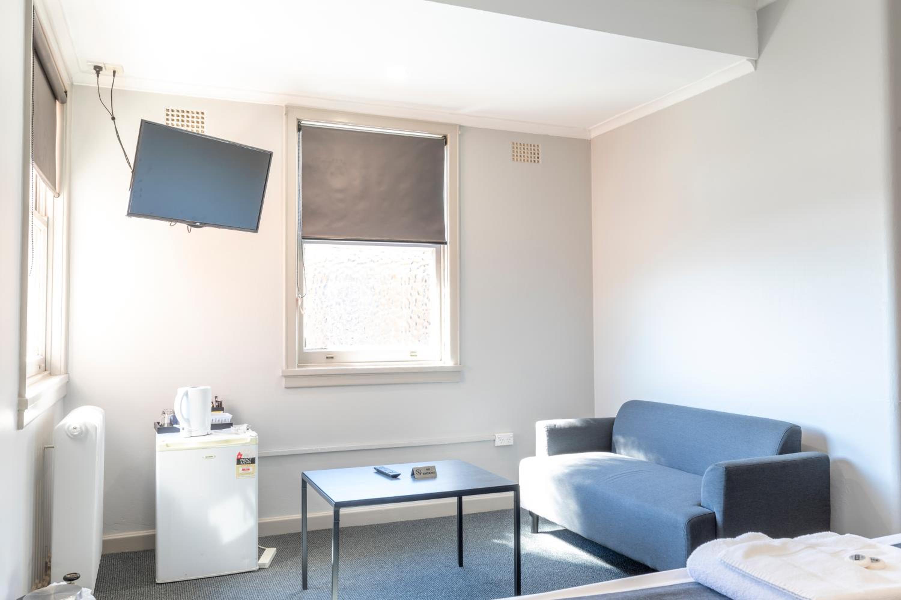 Standard Queen Room with Ensuite - Photo 5
