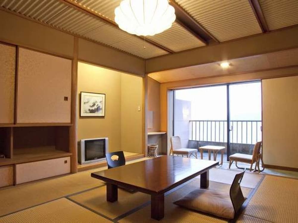 Japanese Style Quadruple Room, Smoking, Shared Bathroom