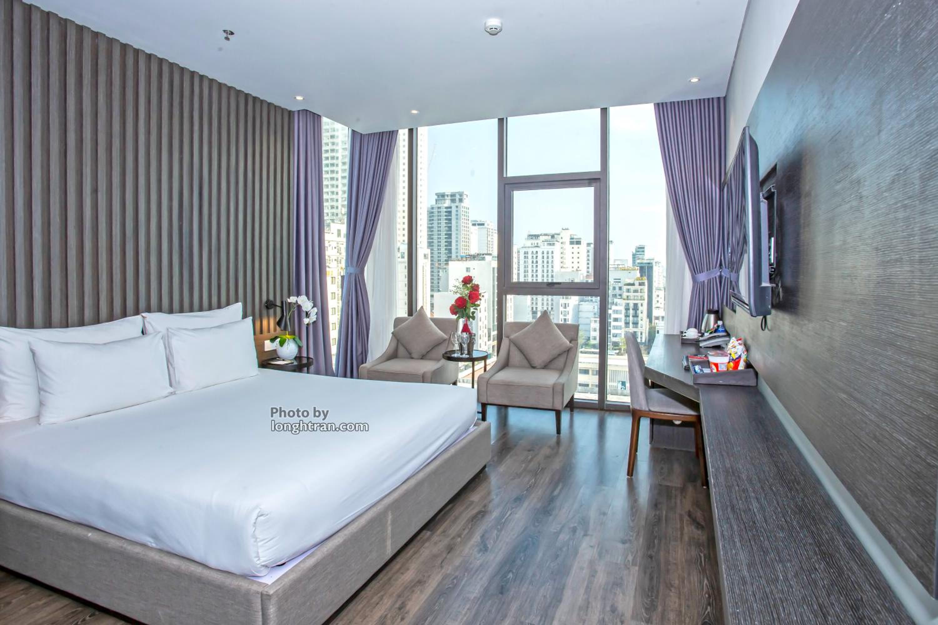 King Suite with Ocean View photo 3