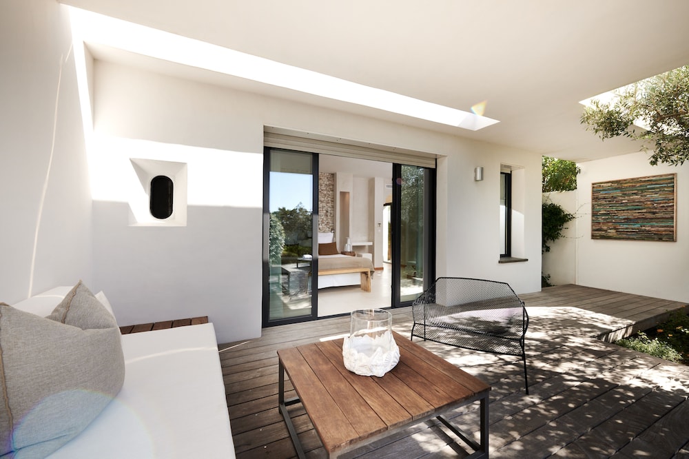 Premium Suite - Photo 4