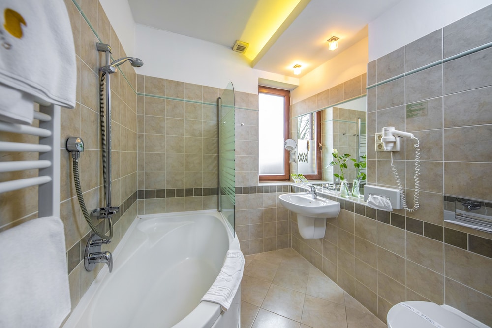 Standard Triple Room - Photo 4