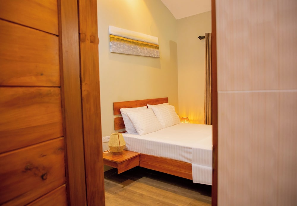Standard Double Room, Balcony, Garden View