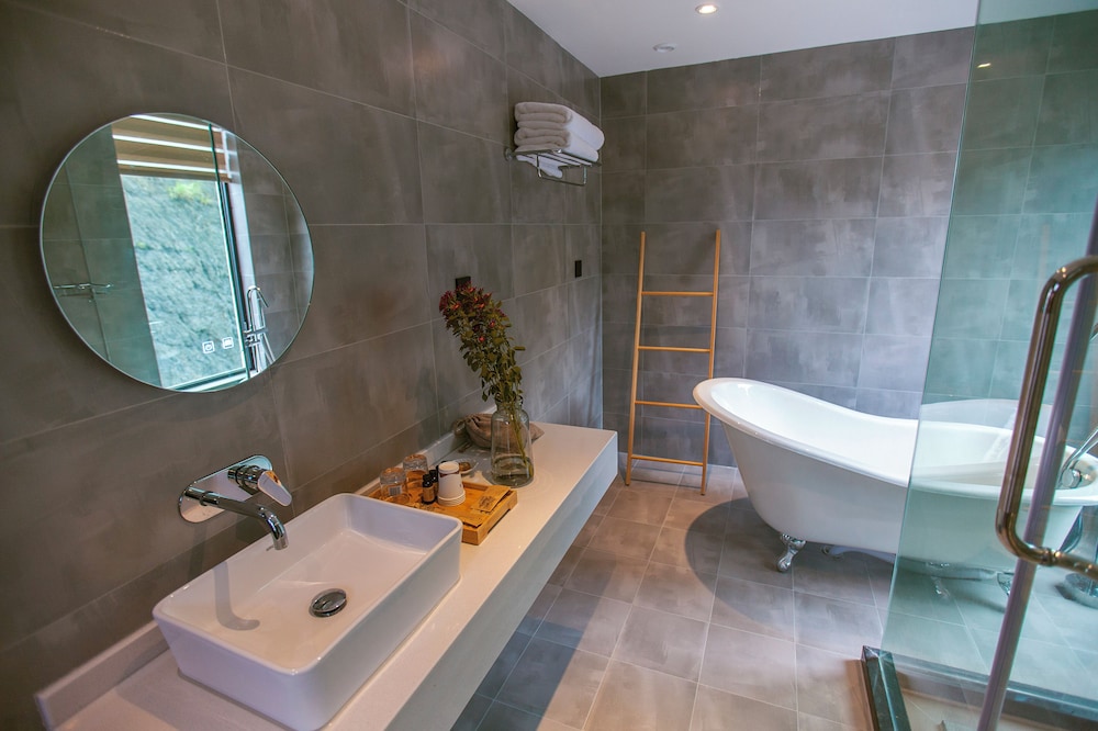 Deluxe Double Room, Balcony, Mountain View photo 3