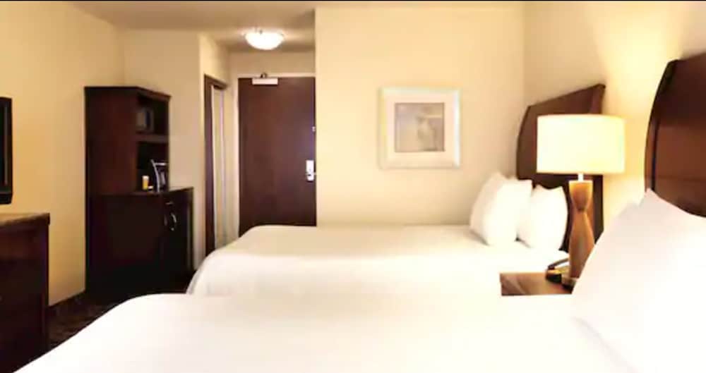 Room, 2 Queen Beds, Accessible - Photo 4