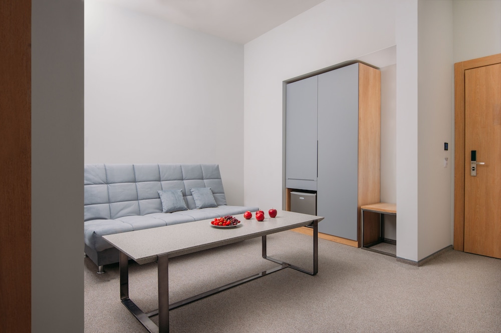 Deluxe Suite (Double Bed)