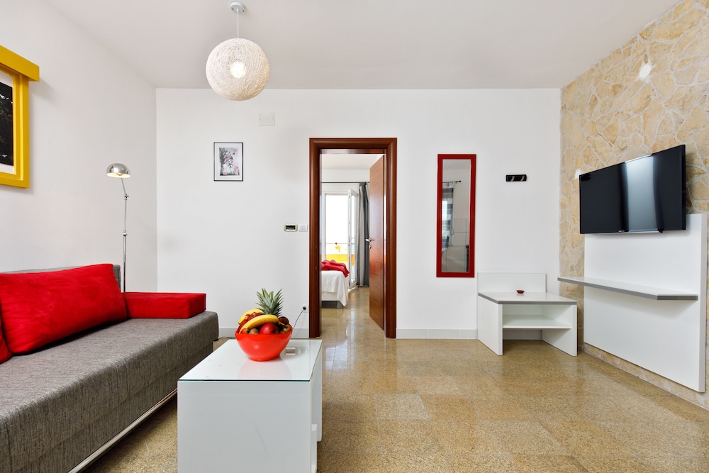 Nightingale. Sea View Apartment With Panoramic Balcony photo 3