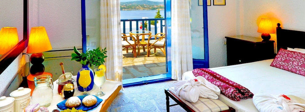 Family Room, Partial Sea View photo 1