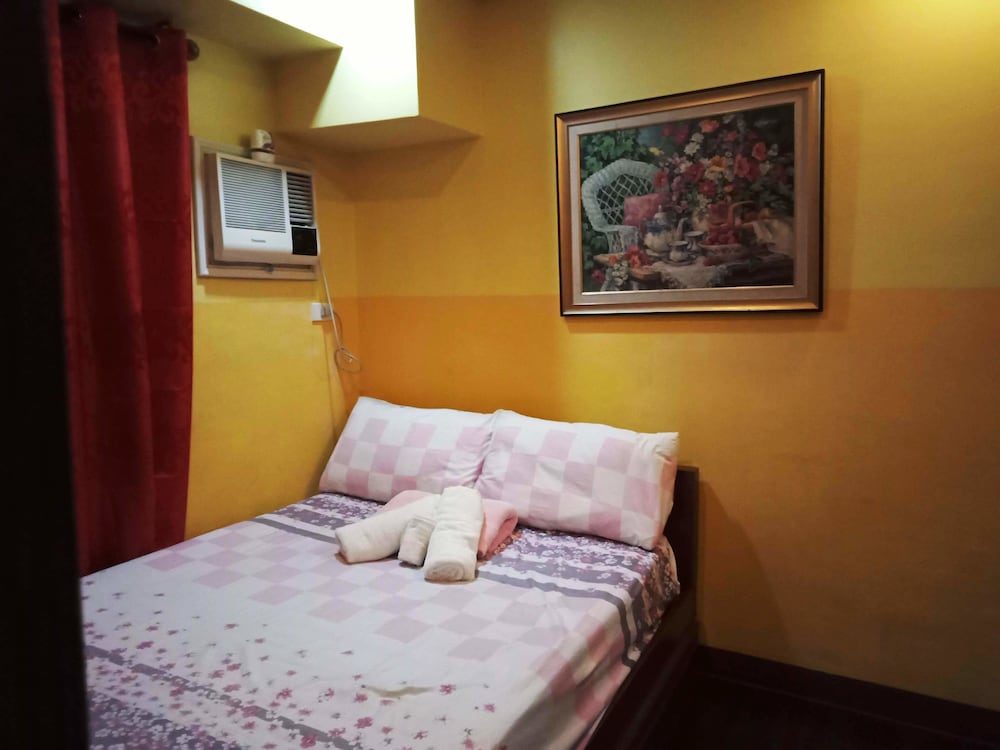 Basic Condo, 1 Bedroom, Kitchenette, City View photo 3