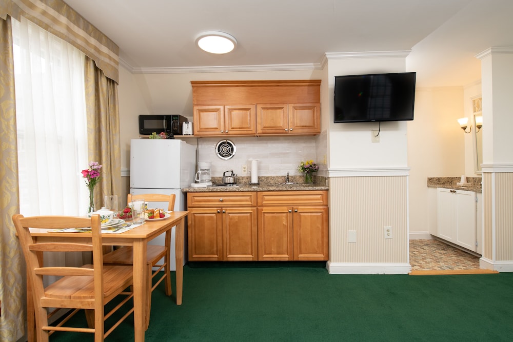 Traditional Apartment, 1 King Bed (No Pets) - Photo 4