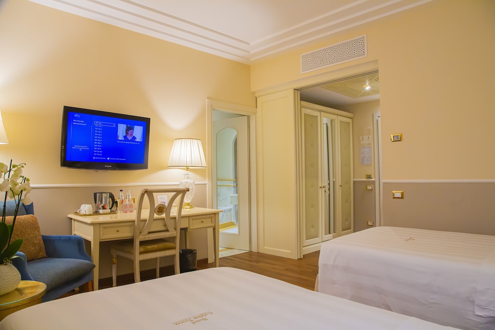 Deluxe Room - Photo 8