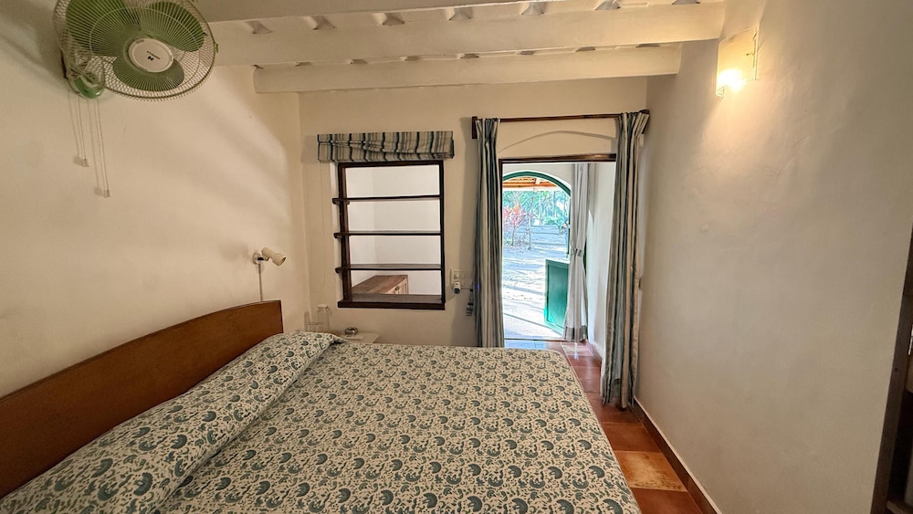 Garden Room H