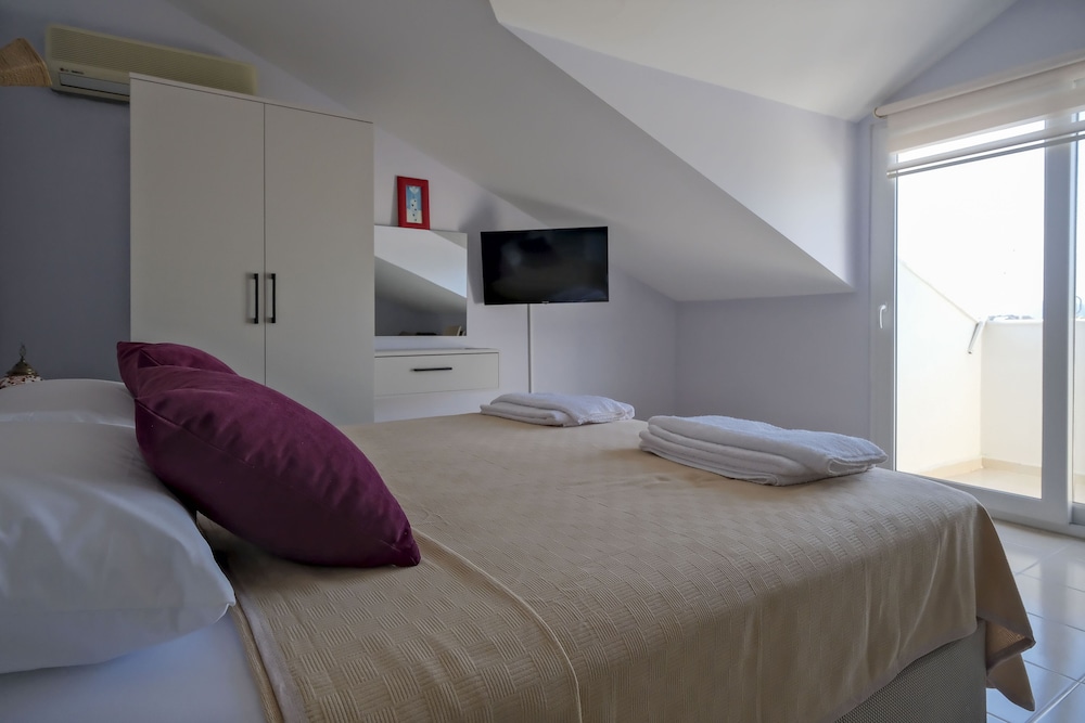Standard Double Room - Photo 14