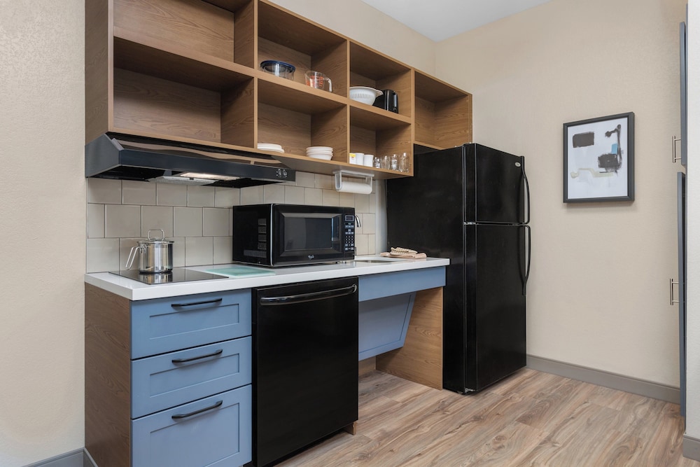 Suite, 1 Bedroom, Accessible Bathtub (Communications, Mobility) - Photo 6