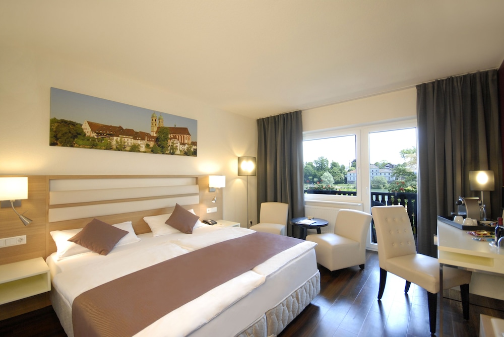 Double Room, Balcony, River View - Photo 1