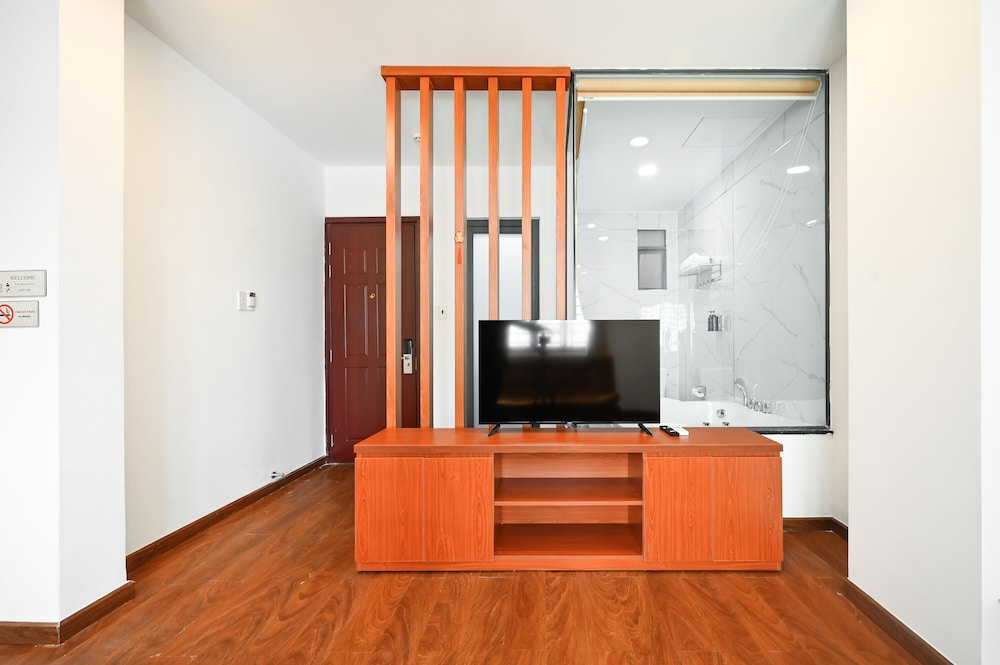 Suite Family Room City View photo 2