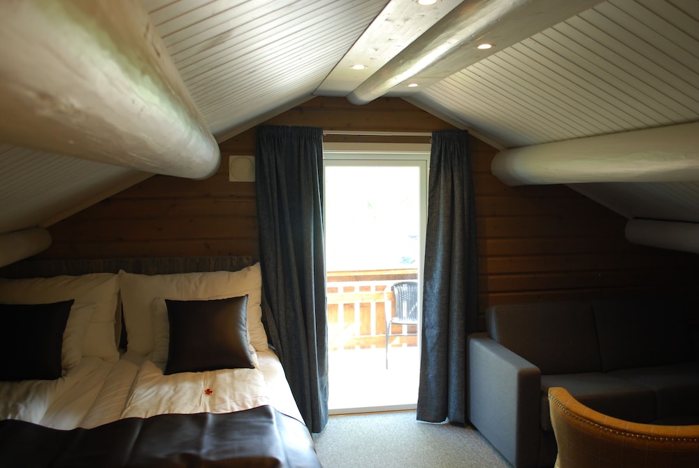 Signature Suite