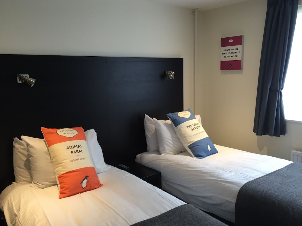 Signature Twin Room, 2 Twin Beds - Photo 4