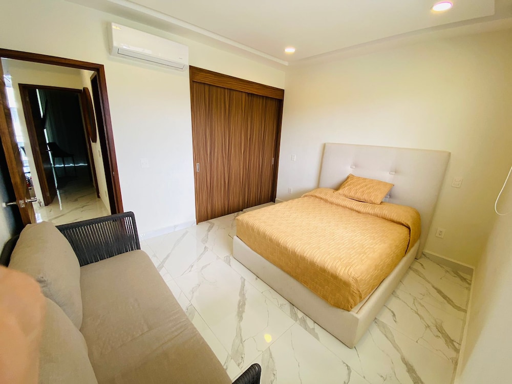 Deluxe Apartment, Balcony, Pool View photo 2