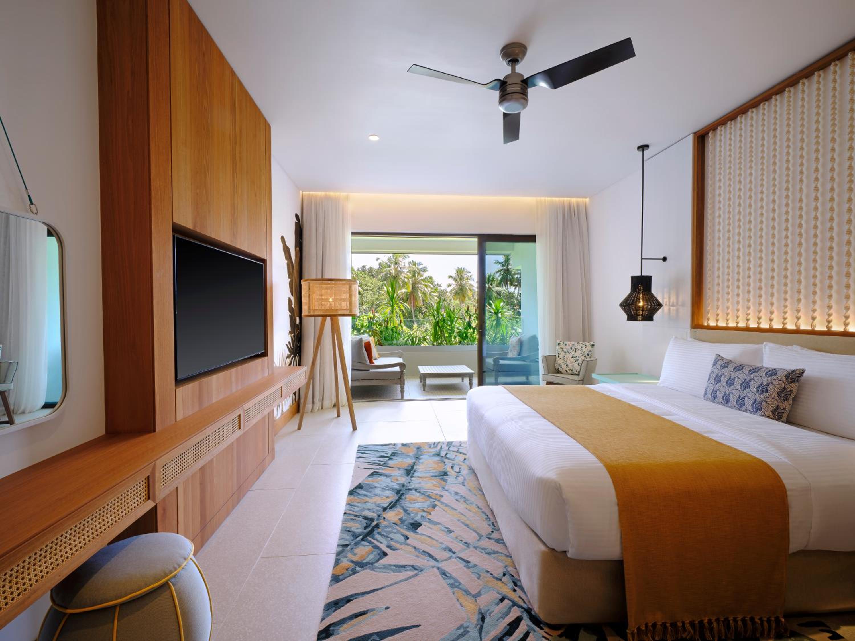 Deluxe King Room with Anse Royale and Mountain View with Afternoon Tea, Free Watersports